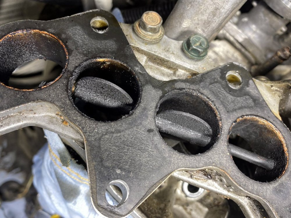 TVIScarbonclose.thumb.jpg.03e28809cf4454af531fa697626cc2b6.jpg